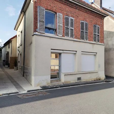 Les Bras De Morphee Apartment