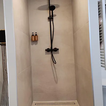 Les Bras De Morphee Apartment *