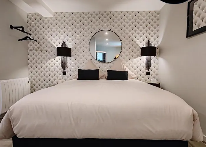 Les Bras De Morphee * Avize